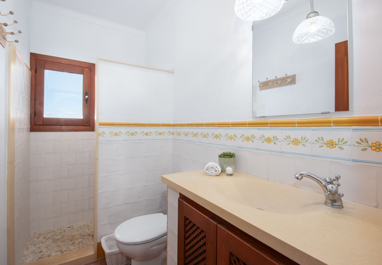 Finca en Es Llombards - Oasis de Luz en Es Llombards: Piscina, A/C y Horno Pizza (10p)