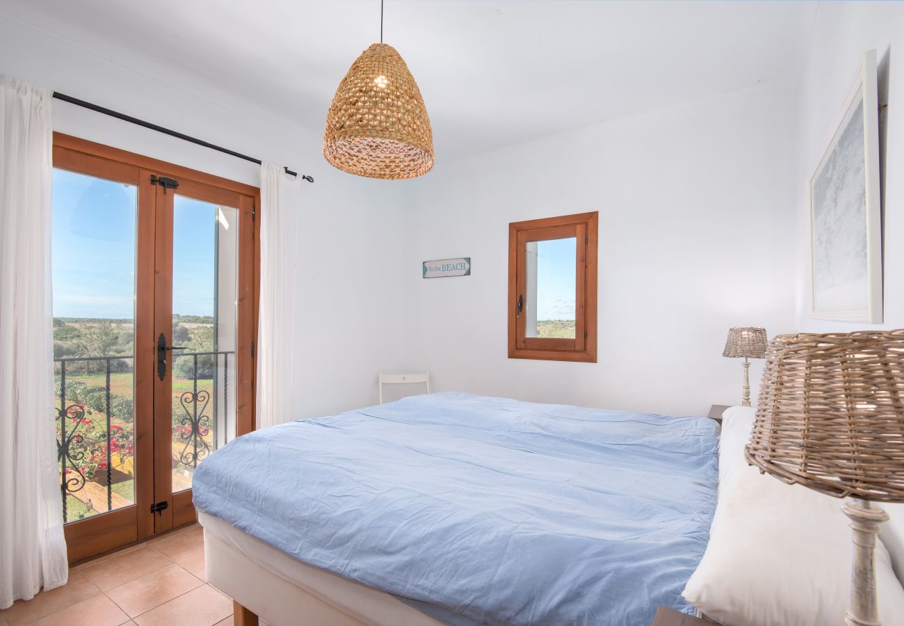 Finca en Es Llombards - Oasis de Luz en Es Llombards: Piscina, A/C y Horno Pizza (10p)