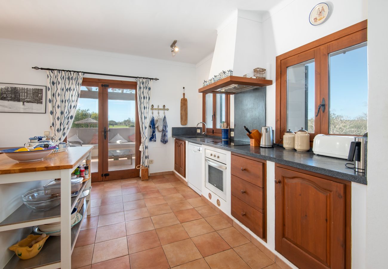 Finca en Es Llombards - Oasis de Luz en Es Llombards: Piscina, A/C y Horno Pizza (10p)