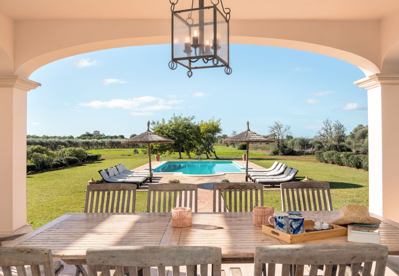 Finca en Es Llombards - Oasis de Luz en Es Llombards: Piscina, A/C y Horno Pizza (10p)