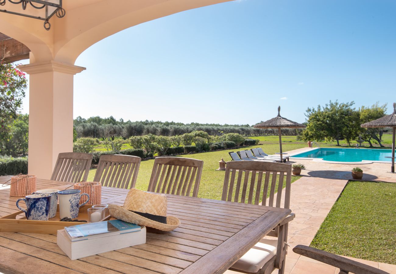 Finca en Es Llombards - Oasis de Luz en Es Llombards: Piscina, A/C y Horno Pizza (10p)