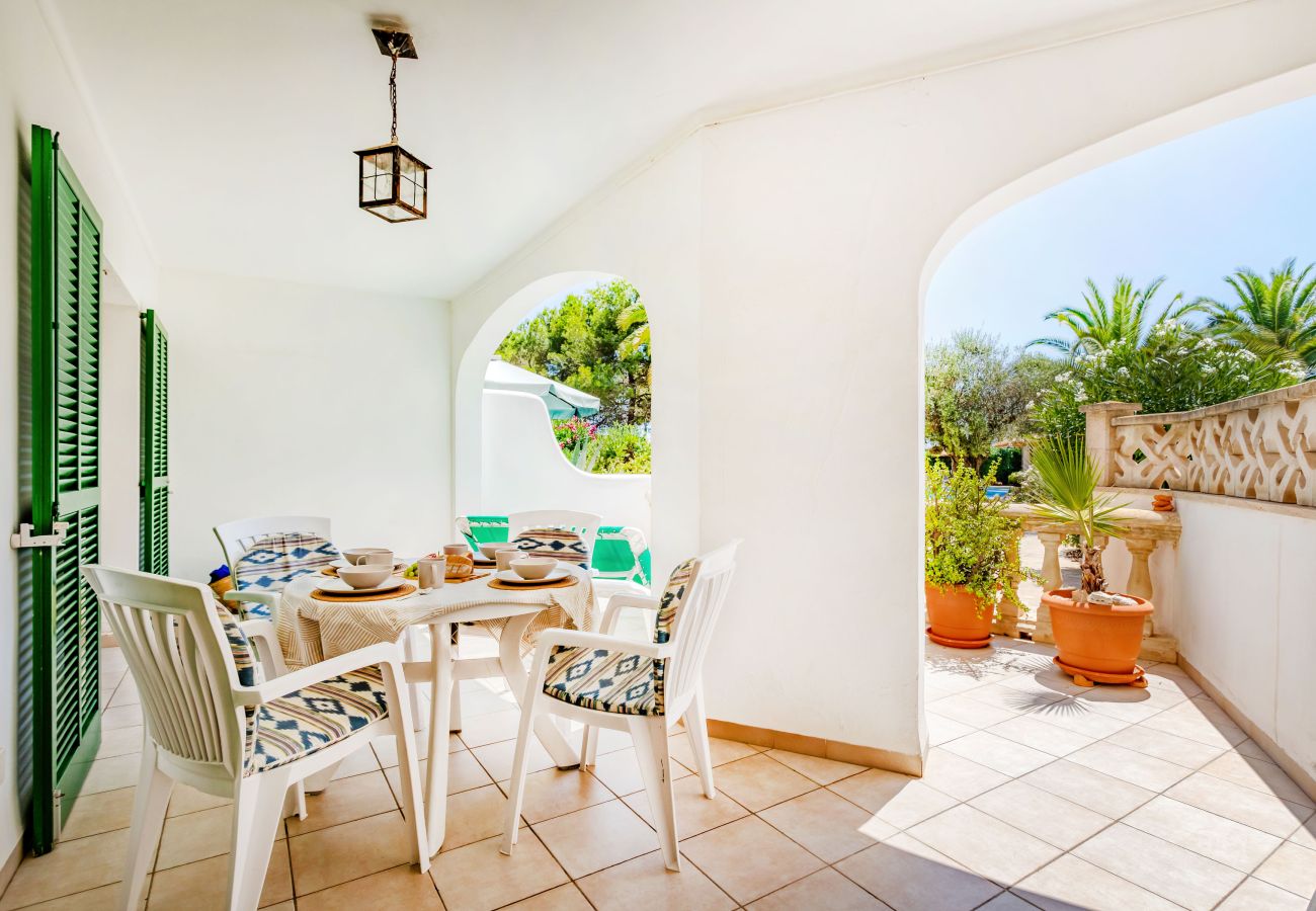 Apartment in Cala Santanyi - La Ardilla by dracmallorca